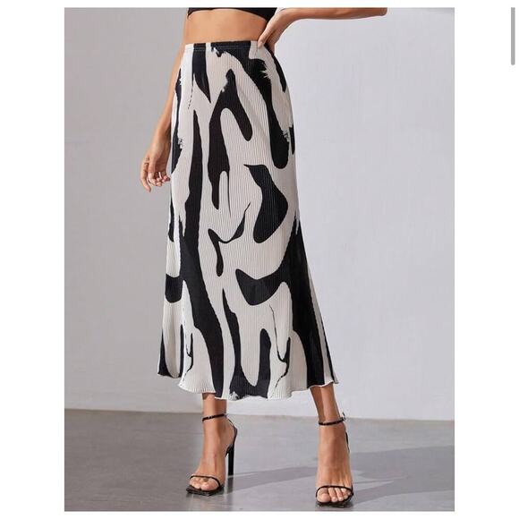 Women's Pleated Elastic Waist Maxi Long Skirt Size XL/12 Ruffle HemHigh Waist - Picture 1 of 9